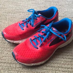 Brooks Launch running sneakers, size 7.5